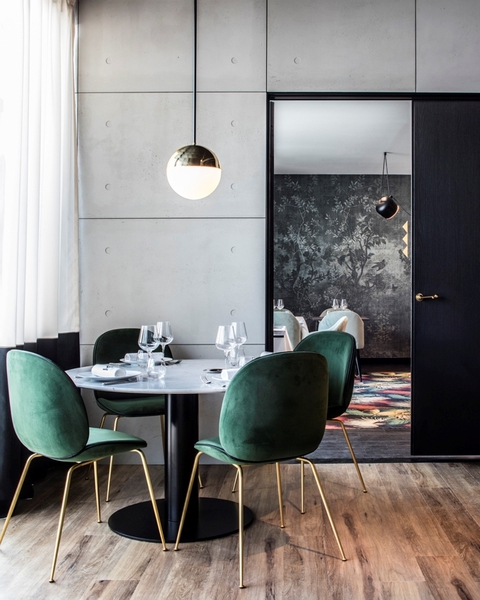 LA FORET NOIRE: BRASSERIE CHIC