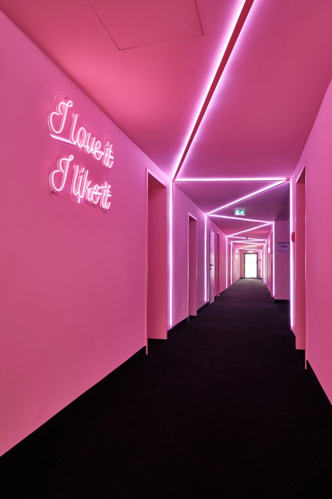 A DIP INTO PINK | The Flamingo Hotel