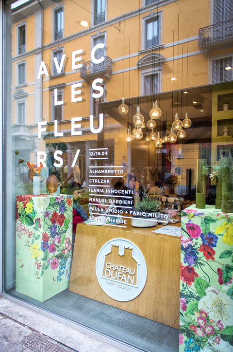 AVEC LES FLEURS!