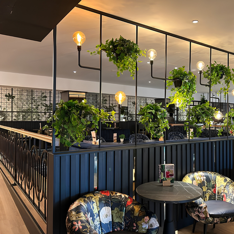 Wallpaper as atmosphere: Wall&decò for The Runnymede on Thames