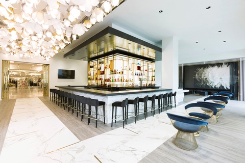 51 FIFTEEN CUISINE AND COCKTAILS: THE PLACE TO BE