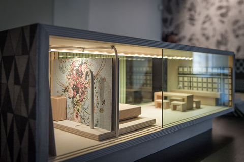 Lo showroom Wall&decò a Milano con la collezione Anniversary