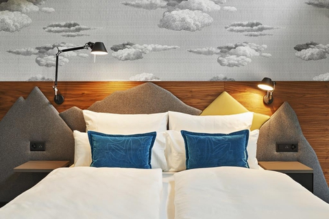 MOTEL ONE