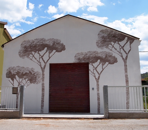 FABBRICATO ANNI 60 DIVENTA LABORATORIO ARTISTICO CON OUT