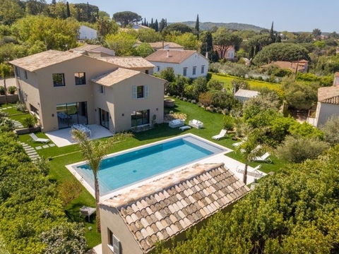 UN NUIT EN SAINT TROPEZ