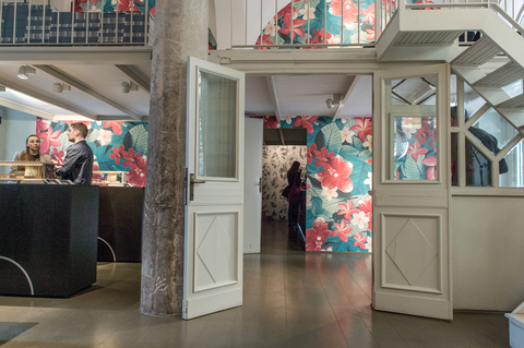Lo showroom Wall&decò a Milano con la collezione Anniversary