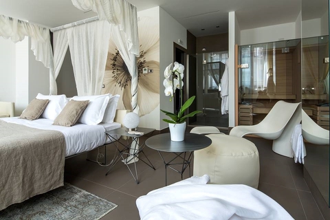Mercatovecchio Luxury Suites, a new concept in contemporary hospitality.