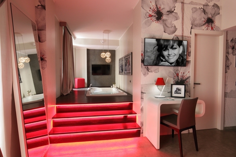 MONTENAPOLEONE SUITES, MILAN